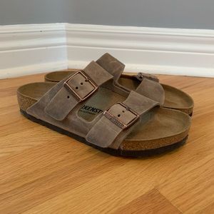NEW WITH TAGS Birkenstock Arizona BS Tobacco Brown